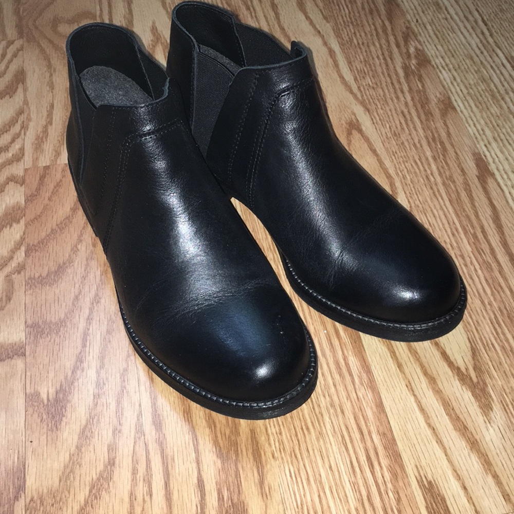 Clark’s short boot